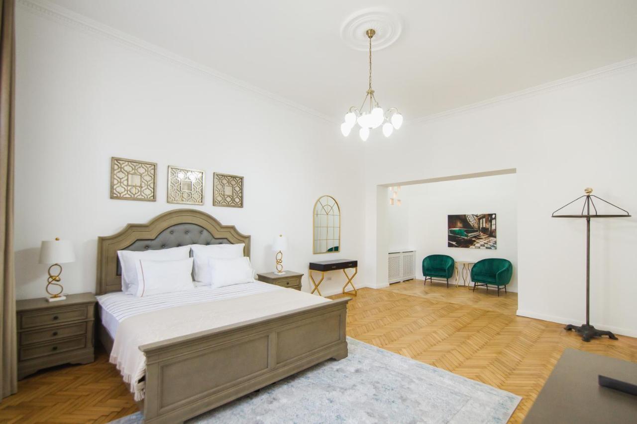 Unique Experience At Rimanoczy Palace Oradea Ngoại thất bức ảnh